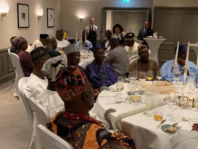 Remo kabiyesis at the banquet