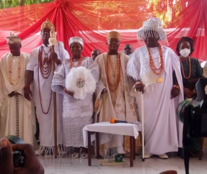 From left - Agura of Gbagura, Ooni of Ife and Arole Odua, newly installed Erelu Lisa Aje of Egbaland, Alake and Paramount Ruler of Egbaland, and Lisa Aje of Egbaland