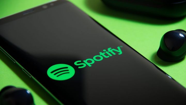 Spotify Adds Offline Playback to Apple Watch 1 spotify