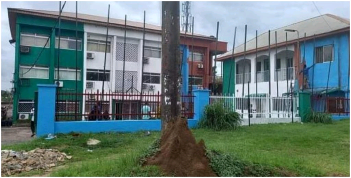Police React To Removal Of Flags, Repainting Of PDP Secretariat In Calabar 1 PDP Secretariat In Calabar