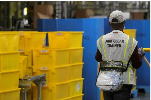 Amazon sacks female employee for taking loo breaks 1 Amazon female Worker