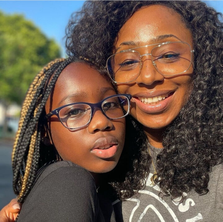 Dakore Egbuson and her daughter