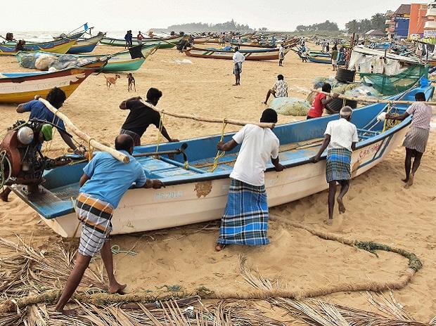 Sri Lanka Navy Arrests 43 Indian Fishermen For Alleged Poaching 1 Indian Fishermen