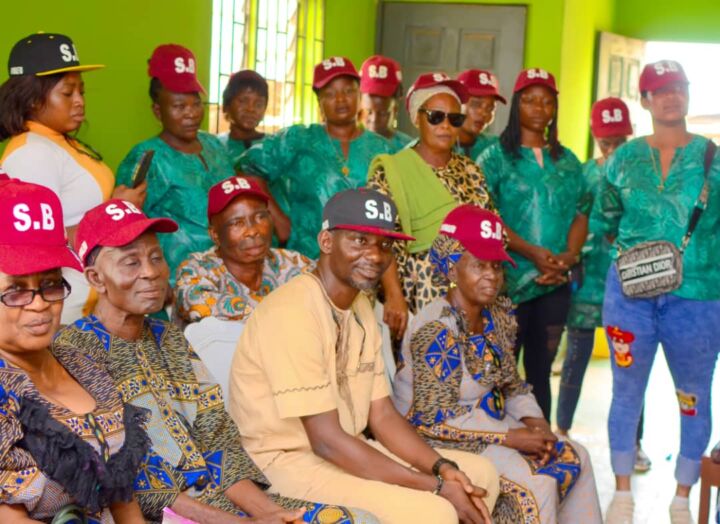 Hon (Dr) Sulaiman Adeniye with cross-section of supporters