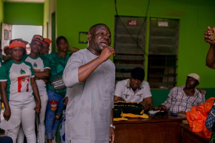 Oluwole Gains The Support Of Ikenne LG Leaders 3 Oluwole pledges good representation at the green chamber.
