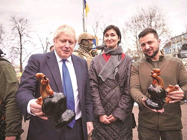 Ukraine President Volodymyr Zelenskyy and Britain’s Prime Minister Boris Johnson in Kyiv