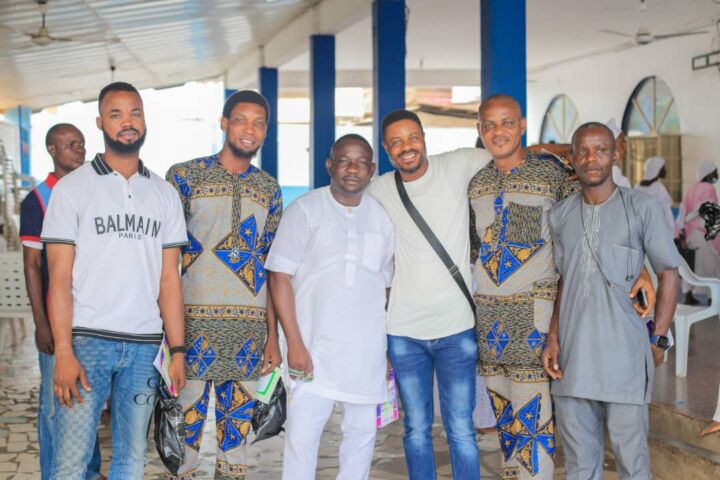 Asiwaju Bolarinwa Oluwole with members of Asiwaju Bolarinwa Oluwole Campaign Organisation, ABOCO.