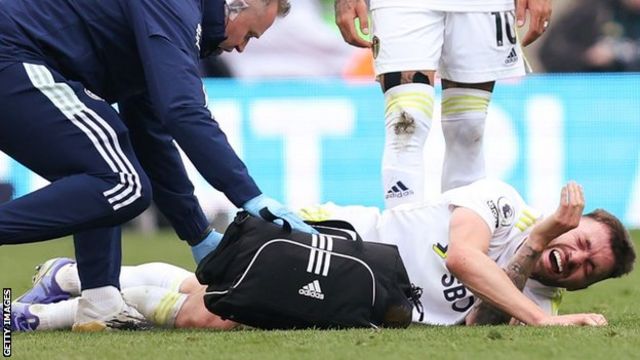 I'll Bounce Back Stronger When My Broken Leg Heals - Stuart Dallas 1 Stuart Dallas