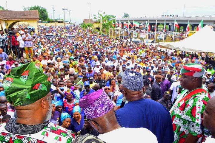 Hon (Dr) Oladipupo Adebutu addressing Peoples Democratic Party (PDP) Supporters