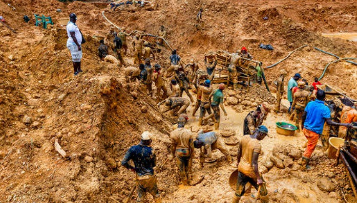 Federal Government Takes Swift Action: Revokes 1633 Mining Licences in Nigeria Due to Unpaid Fees 1 Mining