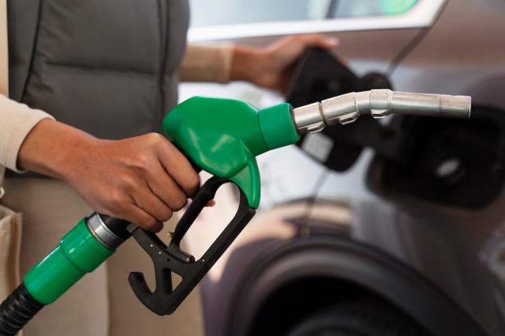 National Average Petrol Price Rises By 223.21% Year-On-Year In May 2024 1 Petrol pump