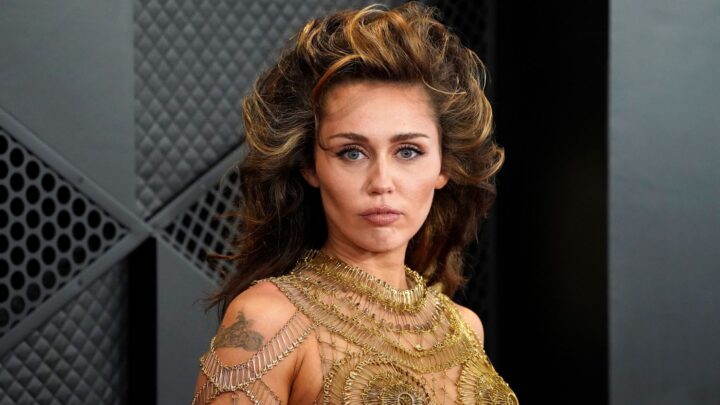 Losing My House To The 2018 Woolsey Fire Is My Biggest Blessing Yet – Miley Cyrus 1 Miley Cyrus