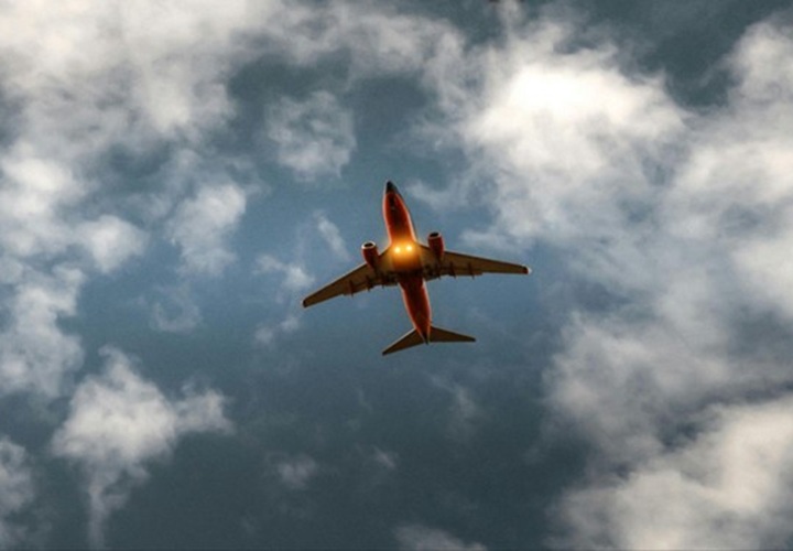 Tech Stack and Performance Optimization in Crash-Style Gaming 1 Flying Plane Photo by Quintin Gellar