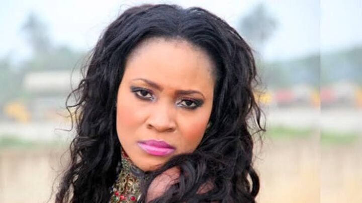 I’m Still The Queen Of Stage – Muma Gee I’m Still The Queen Of Stage – Muma Gee